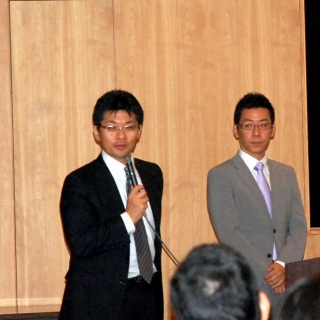 浜野先生(写真左)と相馬(同右)
