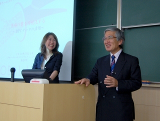 田中滋先生(右)と渡辺