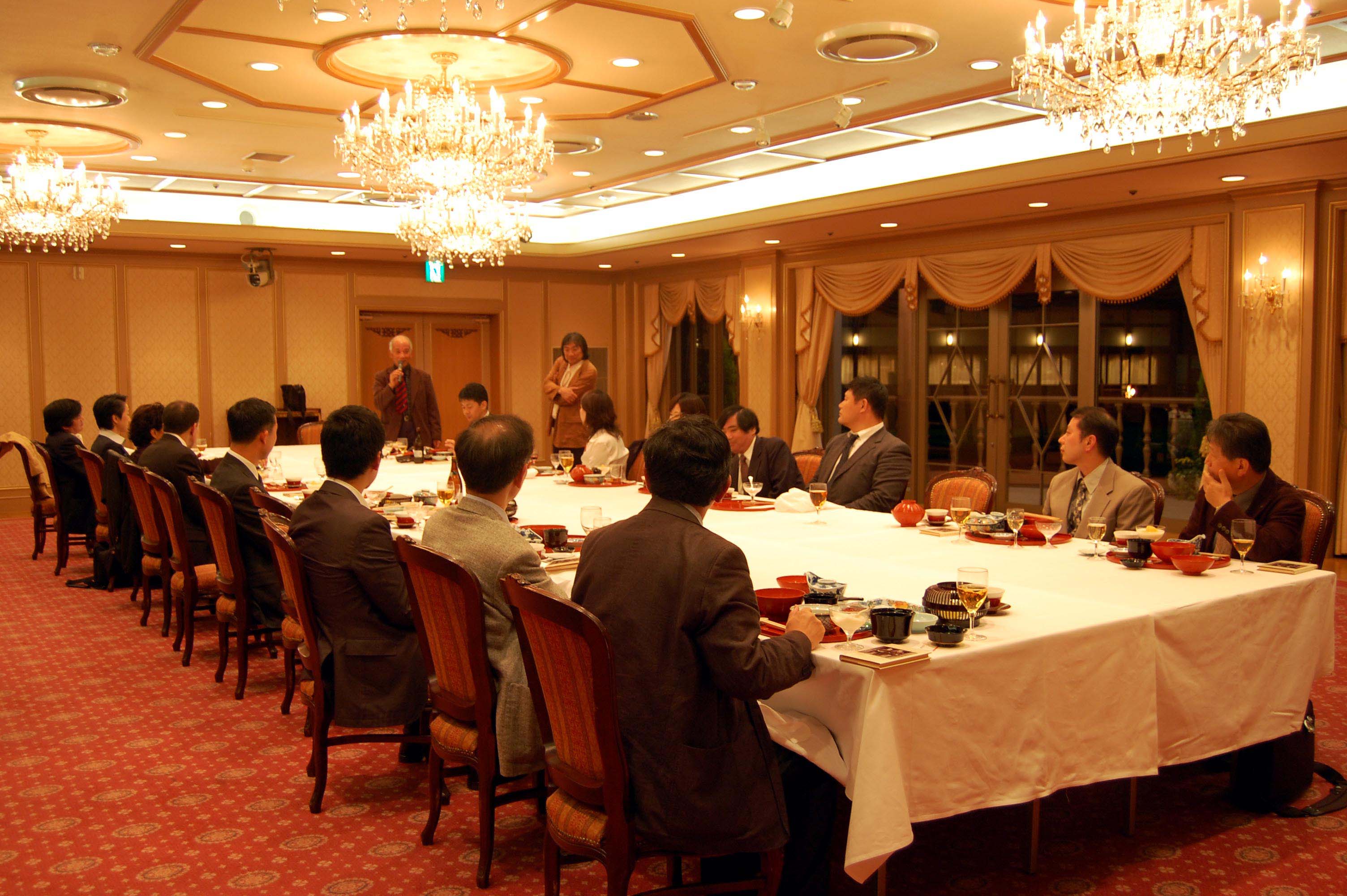 セミナー終了後の食事会…